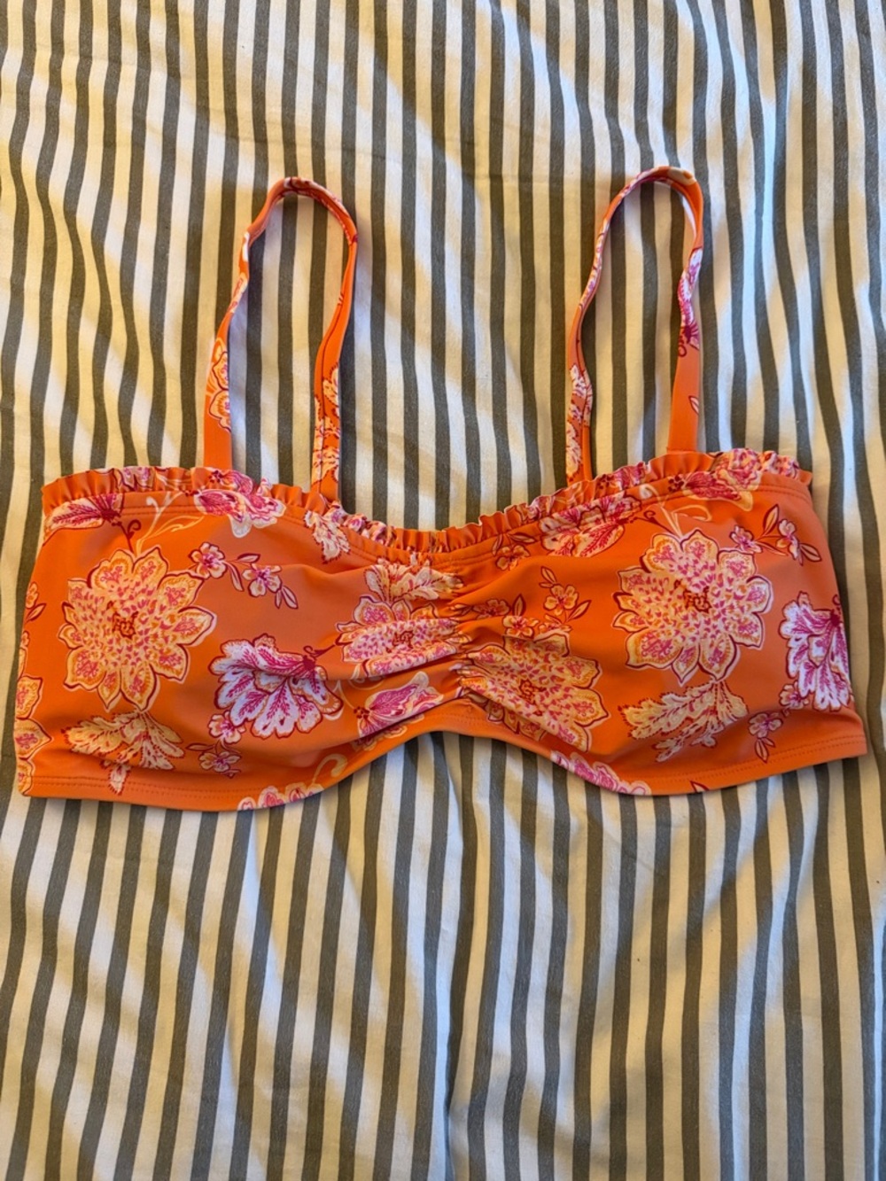 Women’s bathing suit top